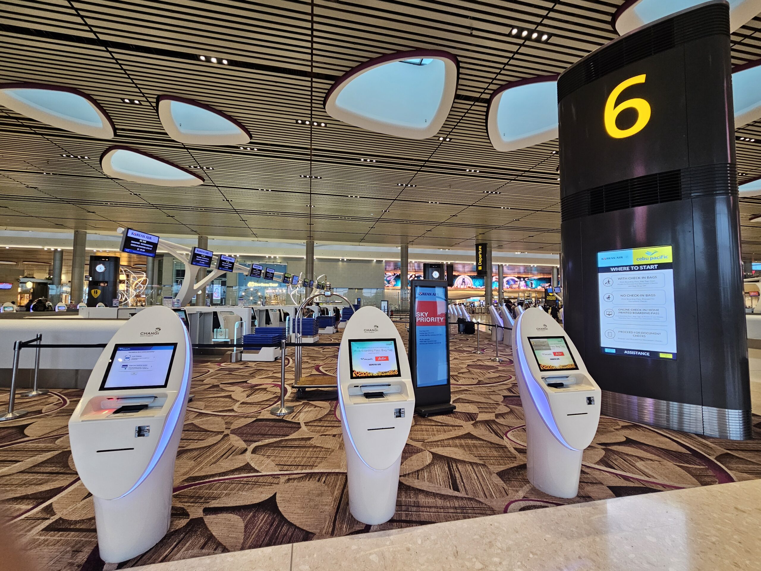 Moderne infrastructuur op Changi Airport, Singapore.