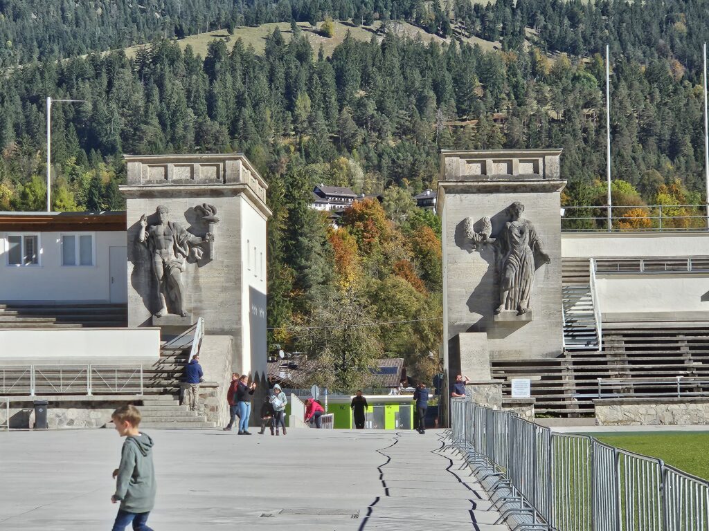 Decoraties van het Olympische stadion van Garmisch-Partenkirchen.
