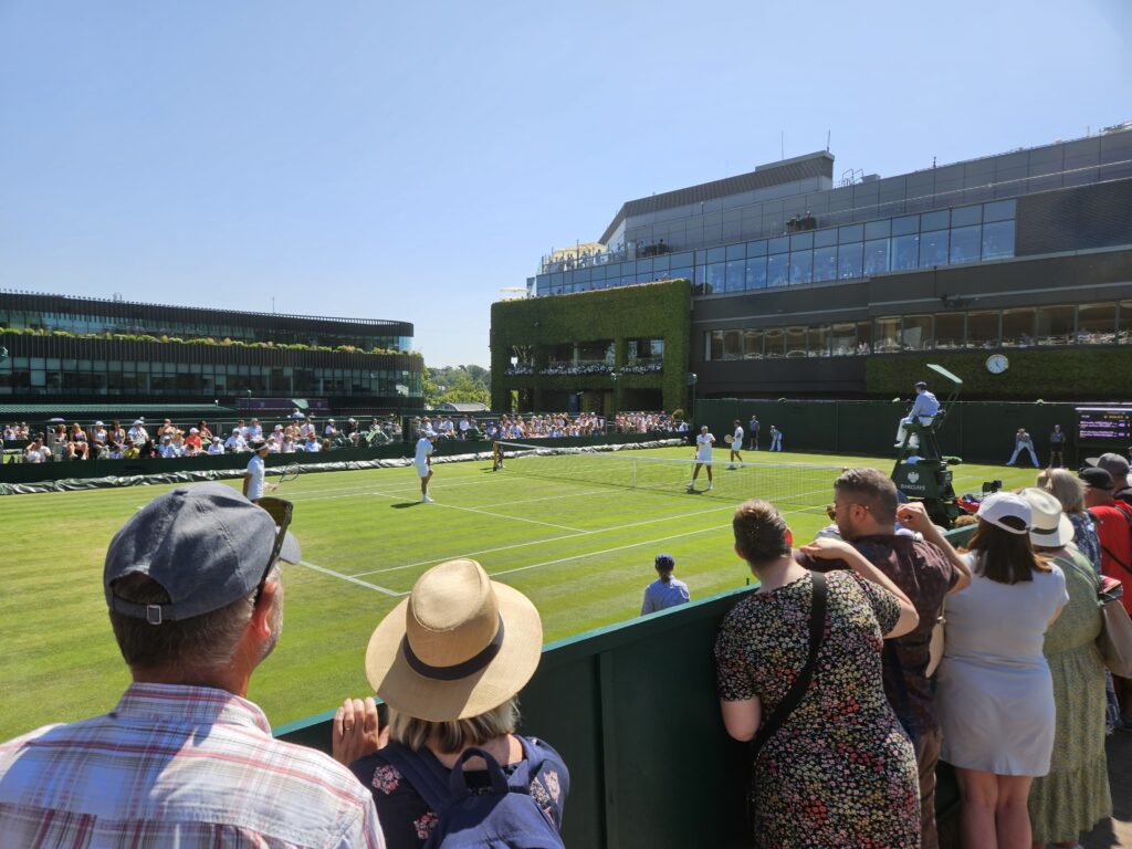 Een van de tenniscourts op Wimbledon.
