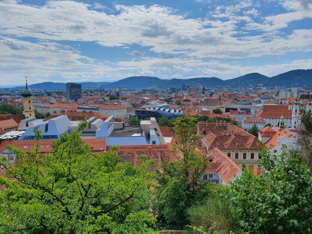 Een foto van de skyline van Graz, Oostenrijk