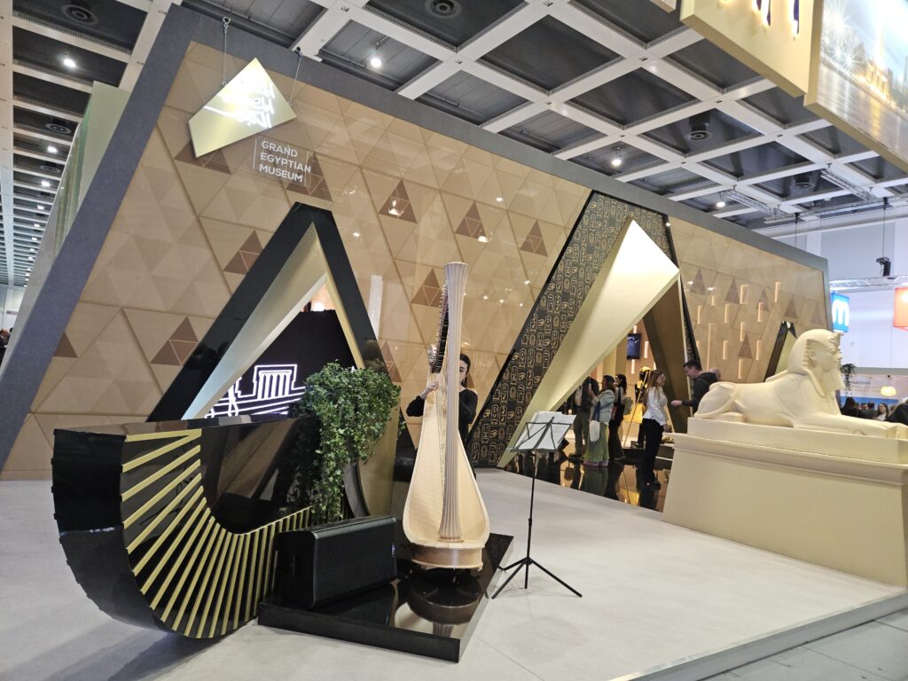Harp-stand bij de stand op de ITB Berlijn