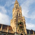 Close-up van het Glockenspiel in de toren van het Neues Rathaus op de Marienplatz.